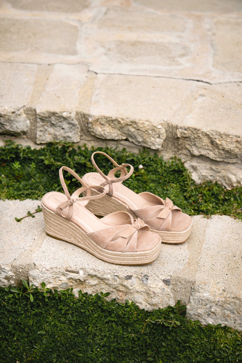PelleModaShoes's tweet photo. Mother's Day SALE 💐 starts now up to 40% OFF select styles. no code needed. shop now: https://t.co/AtmmU10hBl #fashion #style #trending #shoes #spring #sale #mothersdaygifts #giftsforher #shopping #trendingnow https://t.co/IOp7VbNPZW