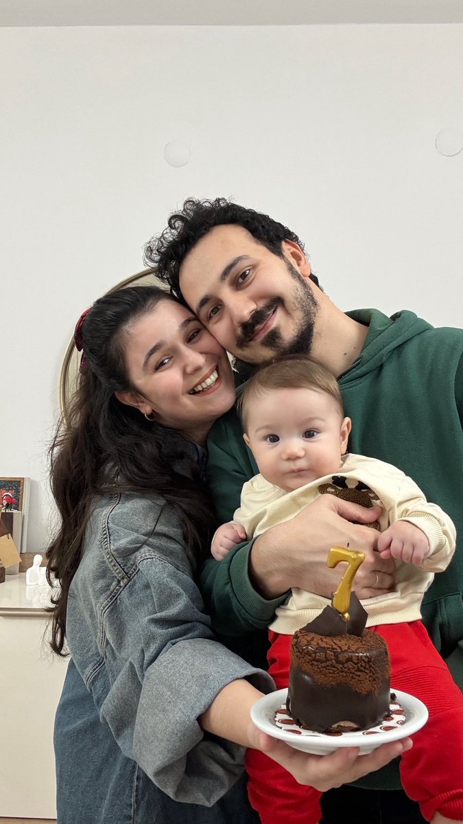 mervceeee's tweet photo. Her şeyden habersiz, o çok mutlu çekildiğimiz 7.ay fotoğrafı 🤍 https://t.co/mSHg31Ia9z