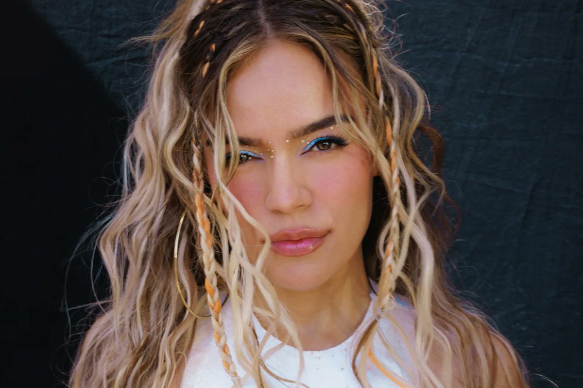 Is Karol G Hinting at a Brand New Era?

As the Colombian star plots her Viajando Por El Mundo tour, fans are wondering if she's gearing up for a new musical chapter.

Read: rollingstone.com/music/music-la…