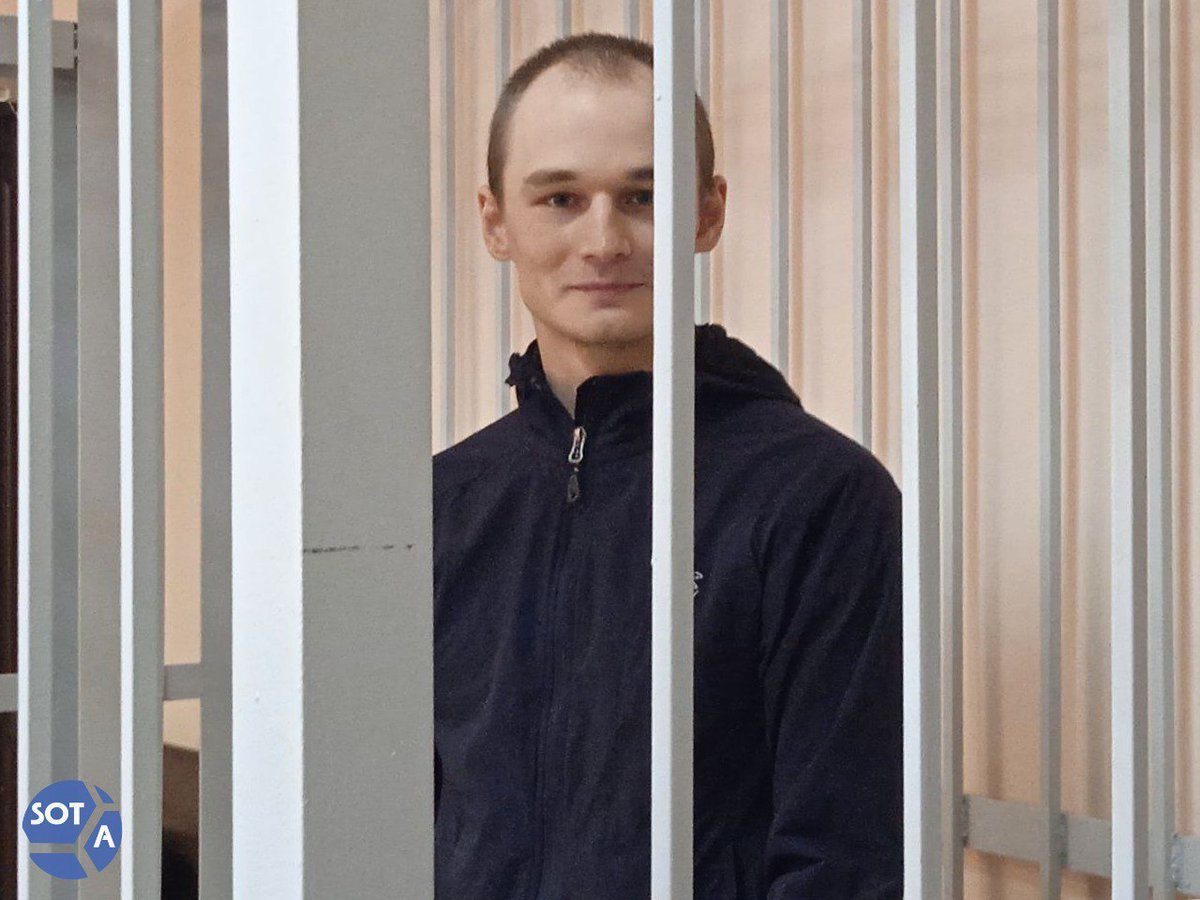 Политзаключенный Азат Мифтахов рассказал о пытках в колонии «Полярная сова». Мужчину «били молотком по пяткам и пытали током»

Политзаключенный математик Азат Мифтахов сообщил о жестоких пытках после этапирования в ИК-18 «Полярная сова» в поселке Харп. По его словам, в экзекуциях