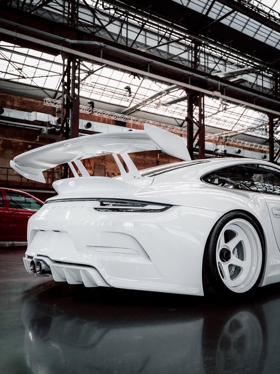 ThrottleCars's tweet photo. Modern Slantnose Porsche? https://t.co/zvCtg6owOy