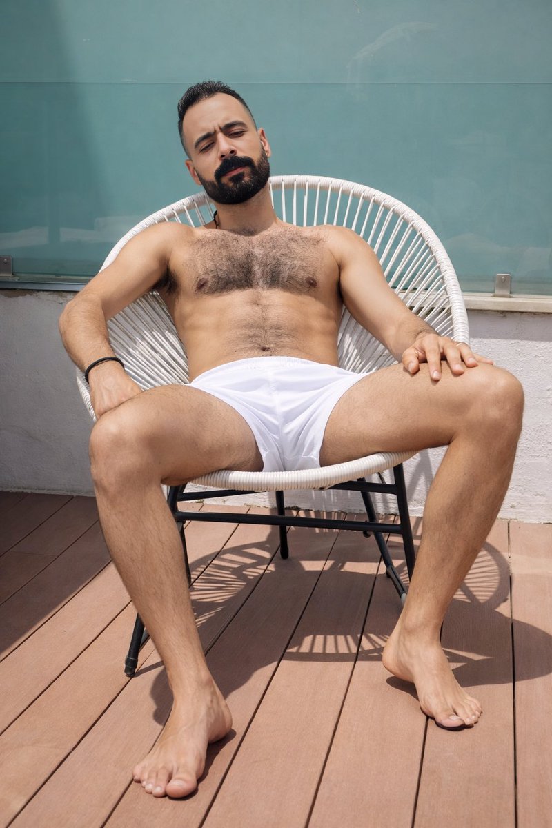 ayooda290's tweet image. 𝒲𝒽𝑒𝓇𝑒 𝓉𝑒𝓃𝓈𝒾𝑜𝓃 𝑒𝓃𝒹𝓈, 𝓅𝑒𝒶𝒸𝑒 𝒷𝑒𝑔𝒾𝓃𝓈.🦅
.
.
.
.
#FitnessLifestyle
#BeachMood
#SelfCare
#ChillTime
