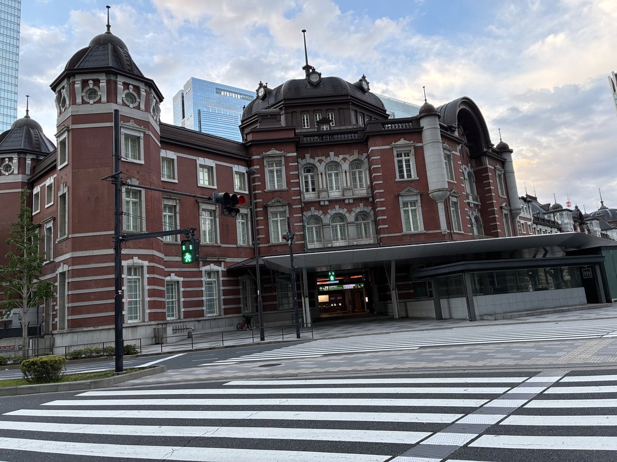 何故こんなことになってしまったのか、
私は東京駅付近に何時間滞在しているのだろうか、