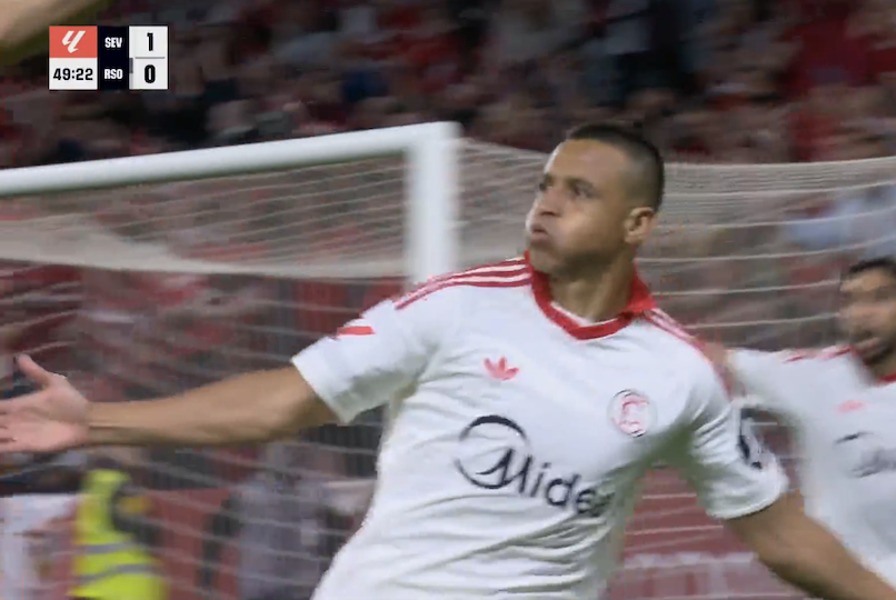 TouchlineX's tweet photo. 1-0 Sevilla.

GOOOOOOOOAAAAAAAAALLLLL 37 YEAR OLD ALEXIS SANCHEZ !!!!!!!!!!!!!!!!!!!!!!!! THAT IS A HUGE GOAL !!!!!!!!!!!!!!!!!!!!!!!!! THE STADIUM GOES WILD !!!!!!!!!!!!!!!!!!! SEVILLA ARE BATTLING AGAINST RELEGATION !!!!!!!!!!!!!!!!!!!!!!! https://t.co/dC562eJB1N
