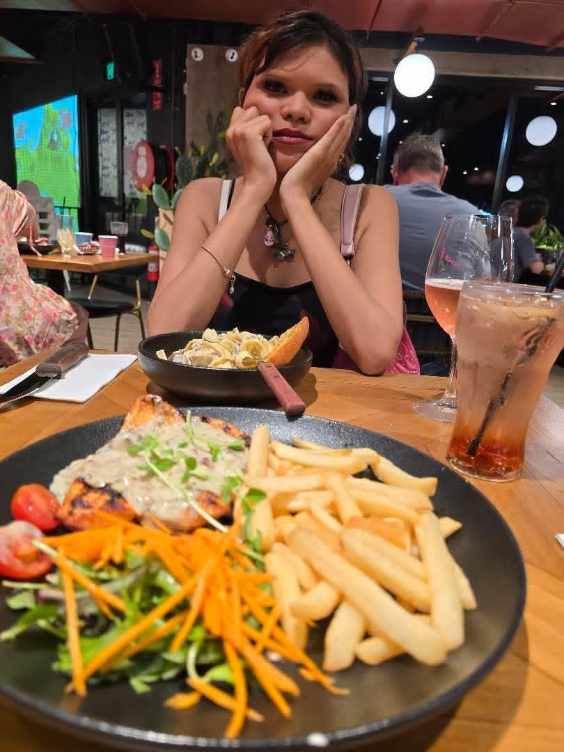 KITTYTUNGHA's tweet image. Night out ❤️ #foodie #yummy
