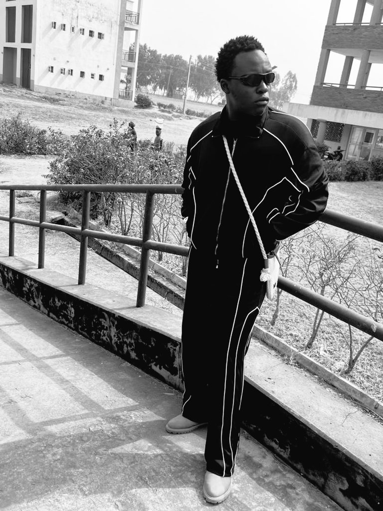valirans1's tweet photo. 2026 
I GATS DEY BALL LIKE I BE HIM 😤😤
THEY WON DEY CALL ME GOD
I CANNOT BE LIKE ELOHIM https://t.co/eDIH46bDG7