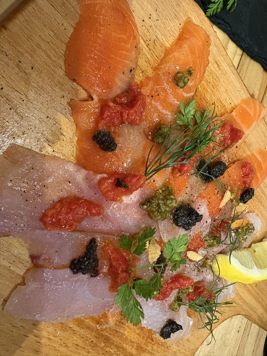 uuk050508081212's tweet image. oyster dinner♡

生牡蠣 蒸し牡蠣
カルパッチョ(サーモンスズキタイ)
生ハムチーズ
フライドポテト

生牡蠣は美味しすぎておかわり×3
カルパッチョのジェノべソースが
美味しすぎてハマりそう♡♡
白ワイン２本も空けてしあわせ⭐︎⭐︎

#oyster #dinner #yummy
#美味しい物好きな人と繋がりたい