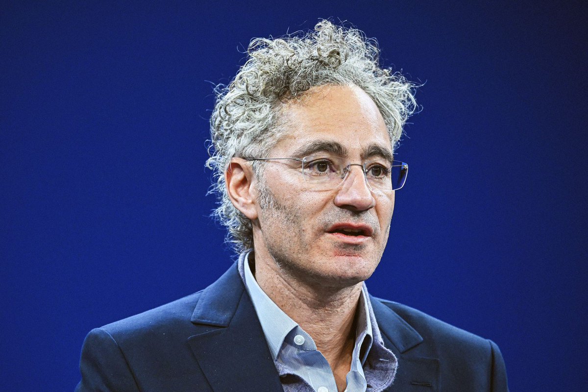 WOLF_Financial's tweet photo. PALANTIR $PLTR JUST REPORTED Q1 EARNINGS

• Revenue: $1,632.58M vs $1,540M est 🟢
• Net Income: $876.40M

The FY guidance raise is the story:
• FY Revenue: $7,650M-$7,662M vs $7,271M est 🟢
• FY Adjusted Income from Operations: $4,440M-$4,452M

The numbers translate to:
• ~6% Q1 revenue beat
• ~$385M FY revenue raise above consensus at the midpoint
• ~54% net income margin in the quarter

A massive beat-and-raise for one of the most-watched AI names of the year, dropping the same day as a -557 Dow.