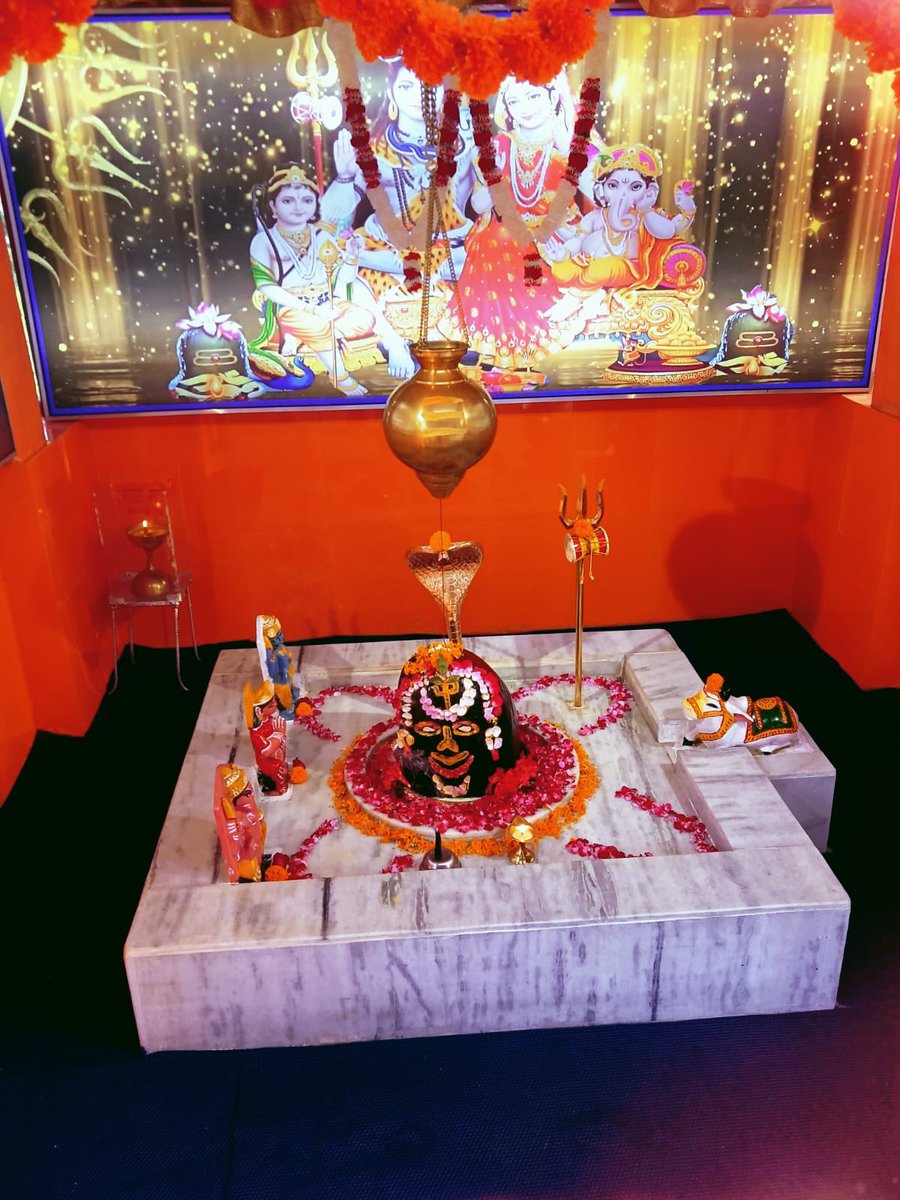 When you ordered I have the privileged to Shingar you. But when you called him he arrived with his family and you blessed him.
Thank you so much Mahakal 🔱🚩🌹🙏. Keep him always blessed 🙏🌹🚩🔱. I am sanguined 🙏🌹🚩🔱
