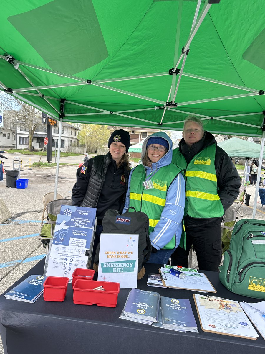 readyCityGR's tweet image. Huge THANK YOU to our amazing CERT volunteers for tabling at community events these past few weekends! 🙌 Your dedication to preparedness makes a real difference. 💚 
Grateful to everyone who stopped by! 🌍
Have an event? Let us know, we’d love to connect! 
#CERT #GrandRapids