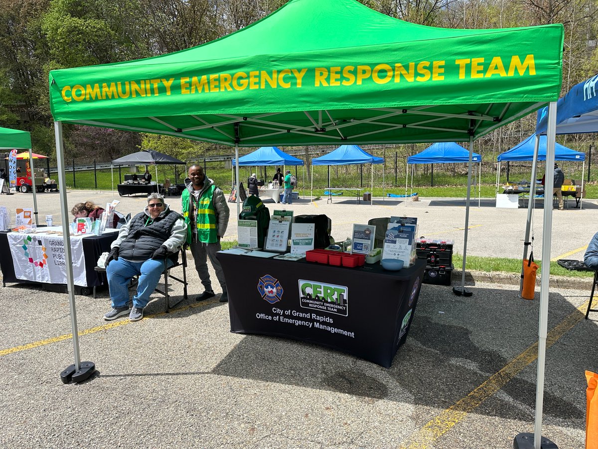 readyCityGR's tweet image. Huge THANK YOU to our amazing CERT volunteers for tabling at community events these past few weekends! 🙌 Your dedication to preparedness makes a real difference. 💚 
Grateful to everyone who stopped by! 🌍
Have an event? Let us know, we’d love to connect! 
#CERT #GrandRapids