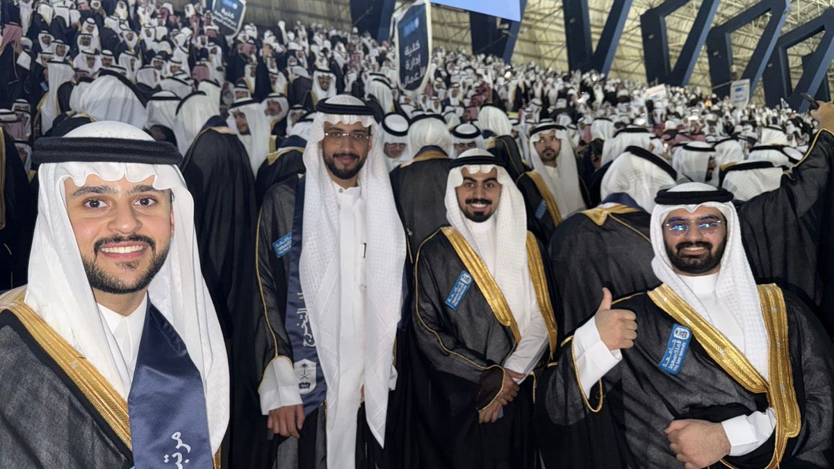 كلية علوم الحاسب التطبيقي tweet media