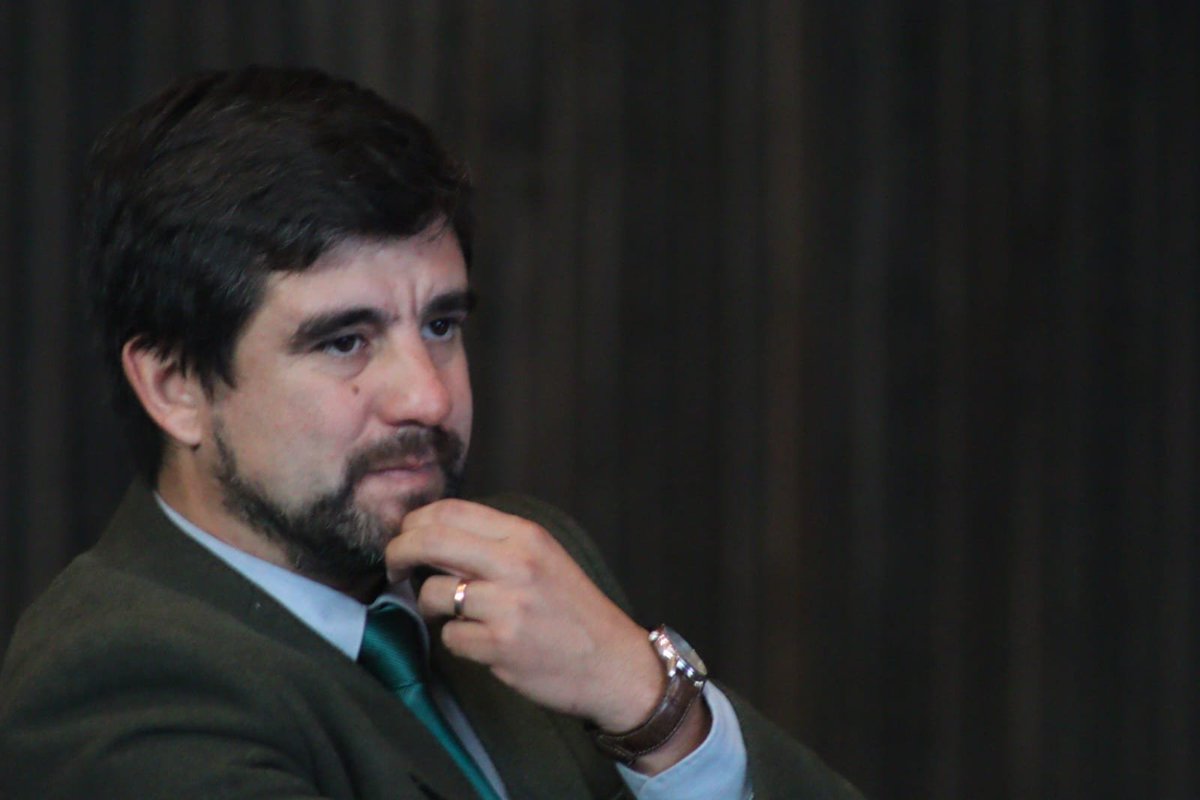 MOPBiobio's tweet photo. En el contexto del proceso de Reconstrucción de las localidades de Penco, Concepción y Lirquén, afectadas por los incendios forestales de enero de este año, el seremi José Piña participó del conversatorio "Reconstrucción Biobío", organizado por @gorebiobio, @ubbchile y  @el_BID. https://t.co/Dss6zfifOn