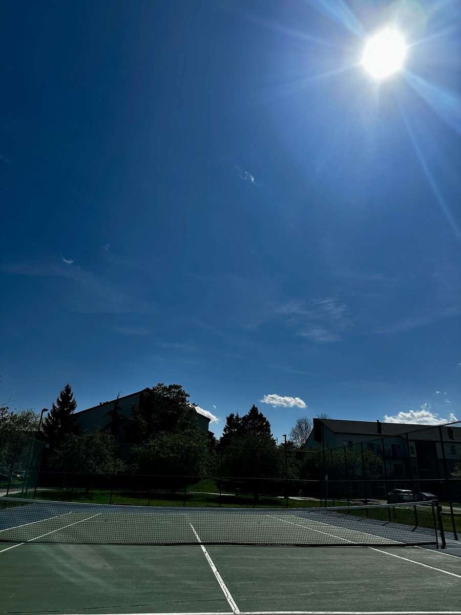EmersonAnnArbor's tweet image. The perfect day for a match. Come check out the amenities and see why you’ll love calling this place home!

theemersonofannarbor.com

#TheEmerson #AnnArbor #HomeSweetHome