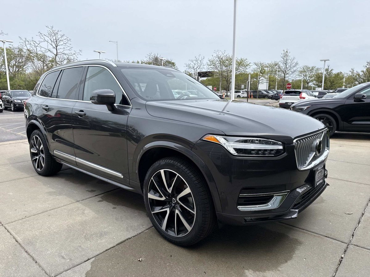 FieldsVolvoIL's tweet photo. Certified by Volvo. 295hp MHEV. AWD. 7 seats. Platinum Gray Metallic, Harman/Kardon audio, heated everything, 21" Black Diamond Cut wheels, 170+ point inspection, $0 deductible warranty at Fields Volvo Cars Northfield. (847) 831-2100 | https://t.co/kiH1tqLTBq  #VolvoXC90 https://t.co/qW6qXtNt6k