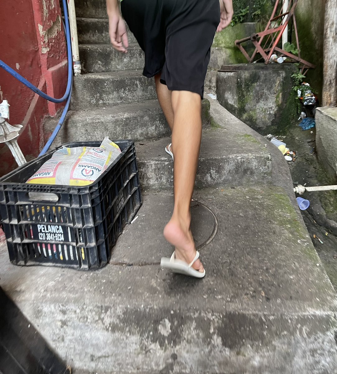 dotgrossorj's tweet photo. Hétero aqui do morro me encarando demais, tudo que ele queria era me botar pra mamar. Deixou a namorada ir trabalhar e veio aqui em casa. https://t.co/gRWWcHMLRg