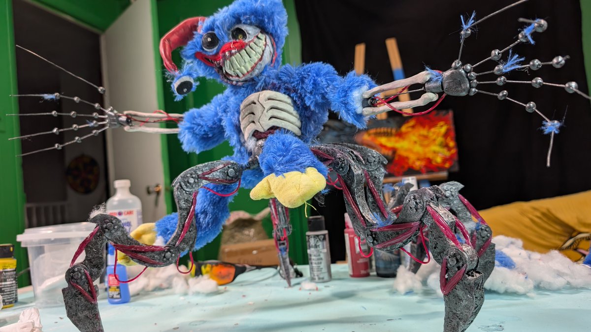 WonderEvy01's tweet photo. I turned Huggy Wuggy into The Prototype from Poppy Playtime! Watch the transformation in my latest creepy DIY video! 👉 https://t.co/IJmViYj751 👈 #poppyplaytime #huggywuggy #horrorart https://t.co/FxgS99RjN8