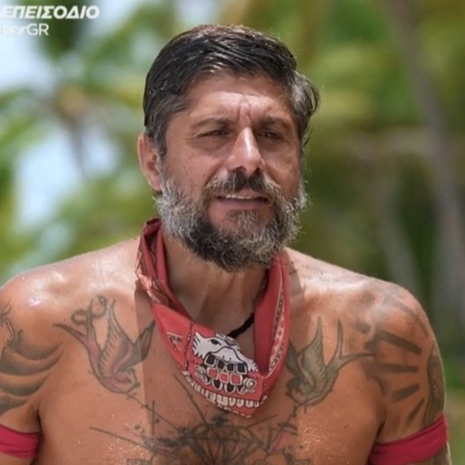 #survivorGR Αυτό που σε πονάει παραβάτη 🤡 είναι ότι η Μαντισα δεν θα γίνει πότε πιόνι σου και στα λέει κατάμουτρα. Αν έχεις τα κακαλα μουφα κρητικε βγες στην μονομαχία απέναντι της να δούμε ποιός θα φύγει άλλα είσαι τεράστια 🐔. Βγάλε τα παντελόνια και βάλε 👗🤡🤡🤡