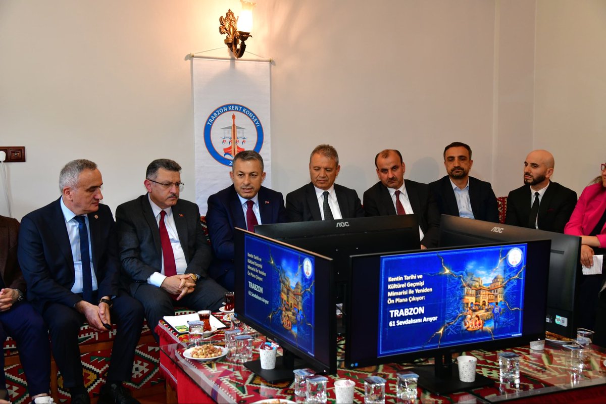 shnmustafakemal's tweet photo. Yürütme Kurulu Üyesi Olduğum Trabzon Kent Konseyi’nde, Trabzon Valimiz sn Tahir Şahin ve Büyükşehir Belediye Başkanımız sn Ahmet Metin Genç’i ağırladık.

Şehrimizin geleceği için ortak akıl ve istişareyle birlikte çalışmaya devam ediyoruz. https://t.co/CB6pb3UelV