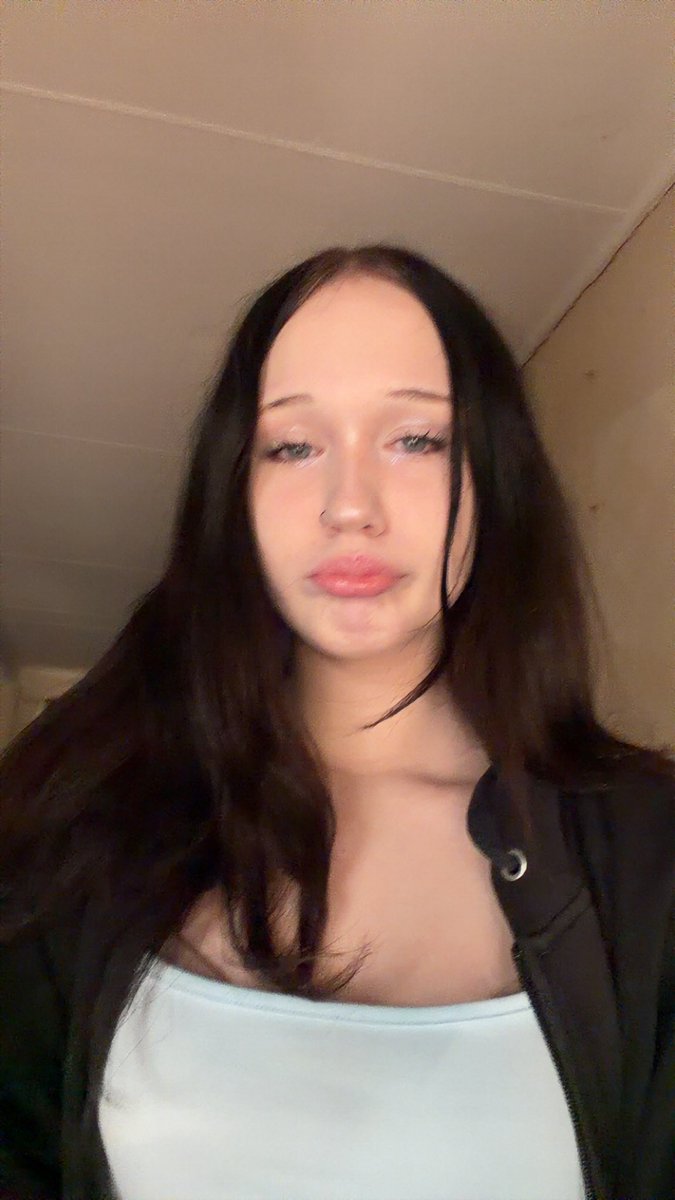 bella tweet media