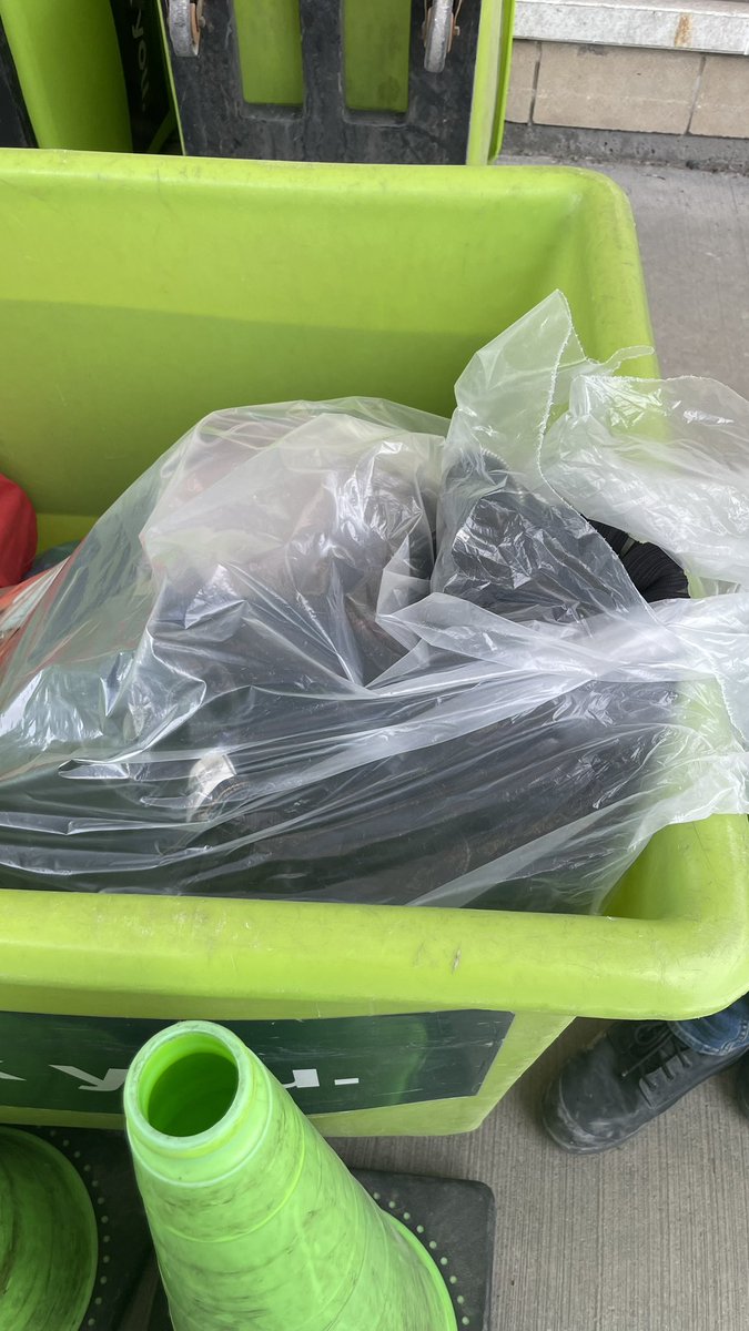 recovcore's tweet photo. Clothes from age 17-25 that've just been donated to a thrift store 😭

They're either no longer my style, or no longer fit me or have the same fit on me they used to have </3

I value my health so much more than I do these clothes (also I lowkey have hoarding tendencies...) https://t.co/UJvB0IFDEJ