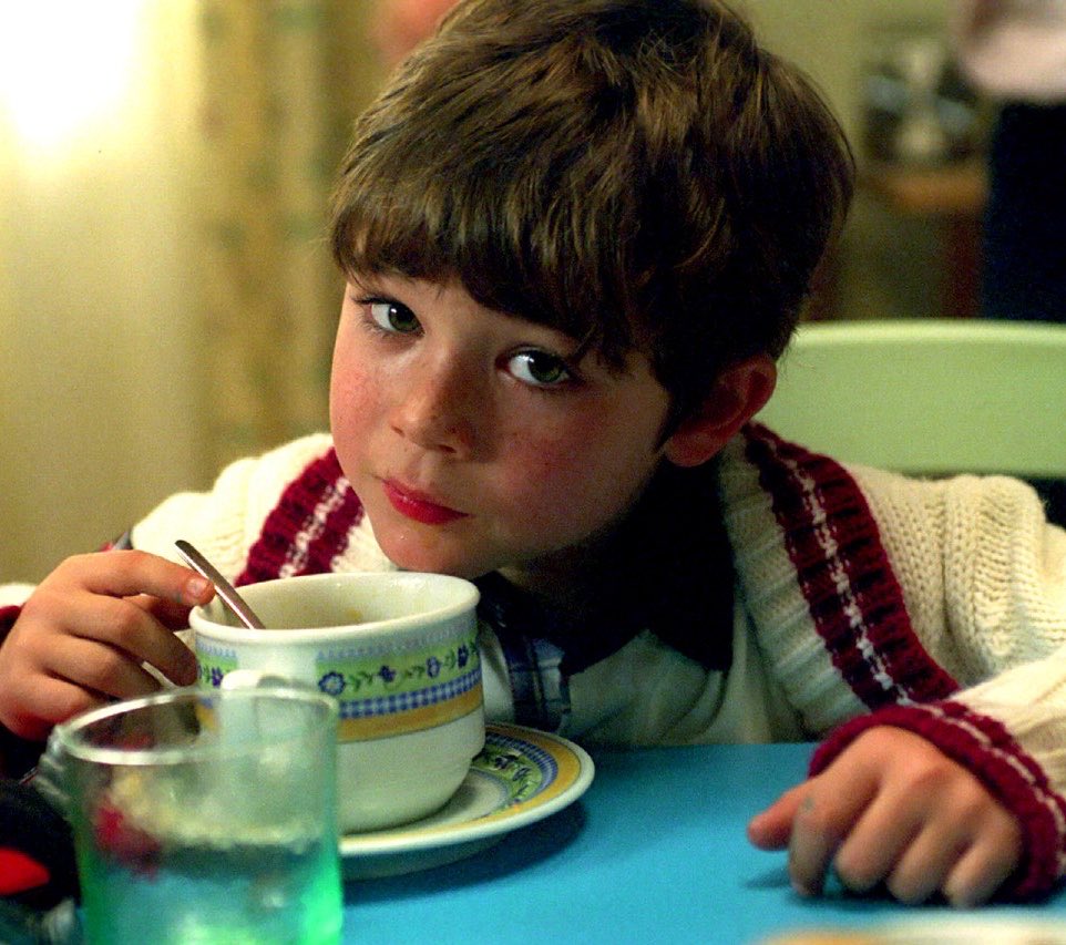 BiasiErika's tweet photo. A Mimmo potevano dare una storyline degna del suo personaggio e della sua età,non ero pronta a vederlo con Ines💀 
Per me lui sarà sempre questo cucciolino di 10 anni❤️😭😭  #ICesaroni https://t.co/sPdVTelEXt