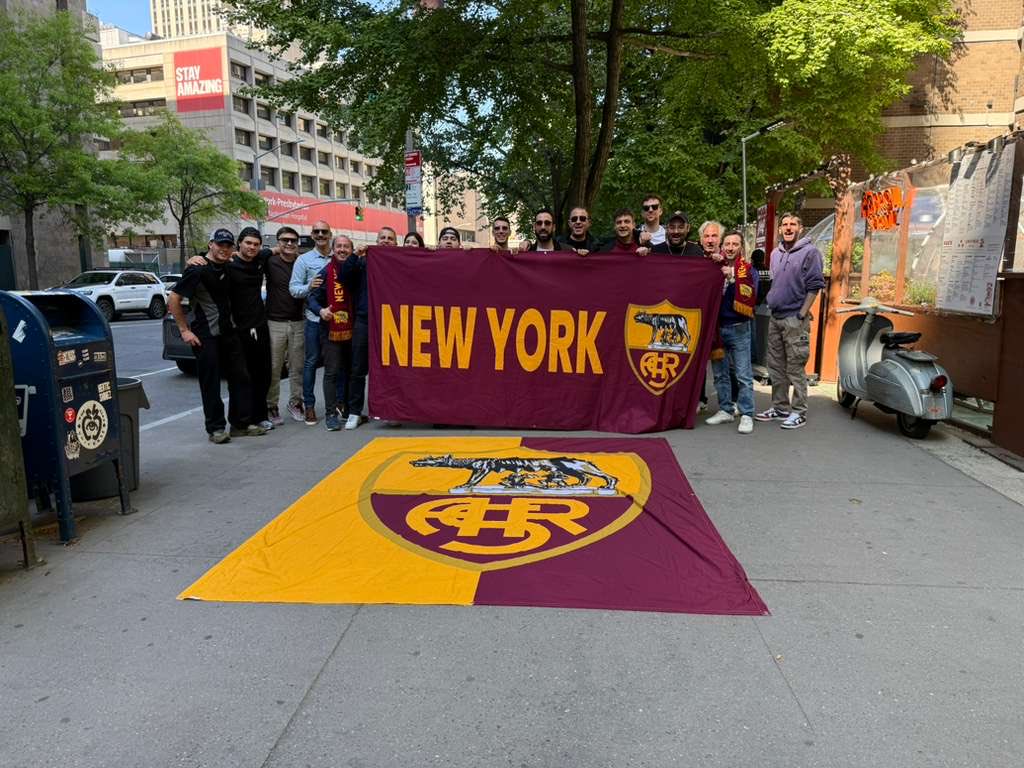 romaclubnyc's tweet image. SOTTO LE 4 DITA È CARPACCIO 🥩 

#NEWYORKGIALLOROSSA
#ROMA #NEWYORK
#ASROMA #ASR
#ROMAFIORENTINA