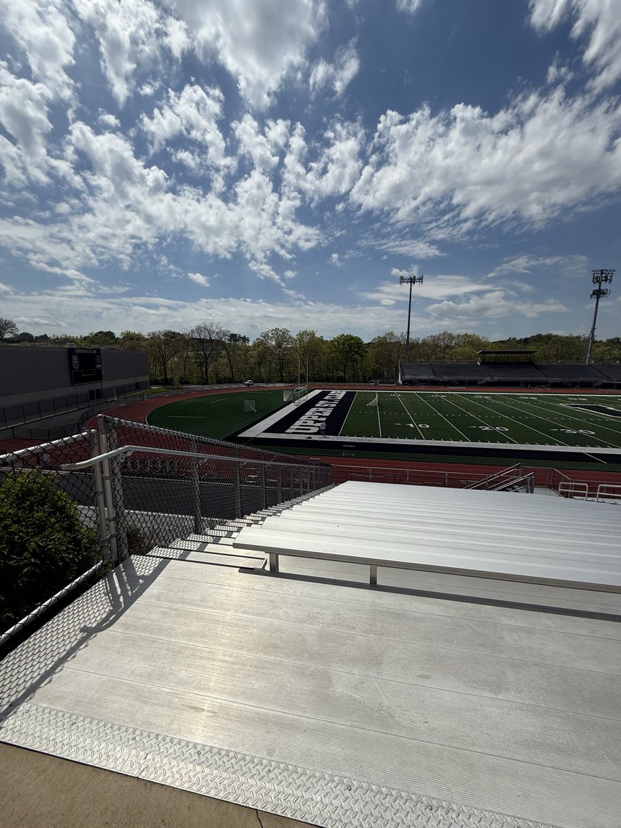 Coach_MHull's tweet image. It was a BEAUTIFUL day to see some @UpperStClairFB prospects. Appreciate @CoachJunko_USC for welcoming some Warrior Green on campus! #WeMakeItHappen