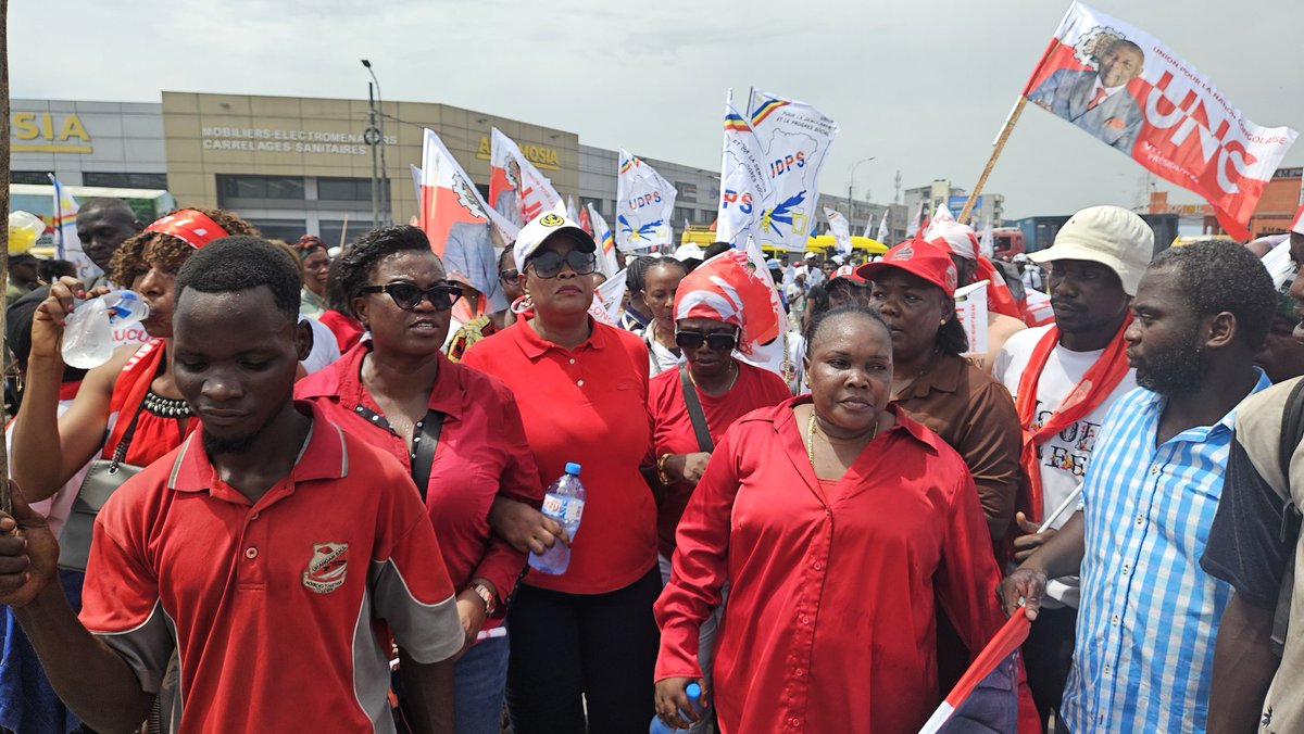 Jeanjacquekaz17's tweet photo. La Coordinatrice de la MOPRO/KIN, Mme Nora @efole3, a pris part ce jour à la marche de soutien organisée à Kinshasa, répondant à l’appel conjoint de l’UDPS et de l’UNC, en appui au Chef de l’État, Félix Antoine Tshisekedi.

@VitalKamerhe1 @BillyKambale1 @Bibishe6 https://t.co/DZ2sUvhNm0