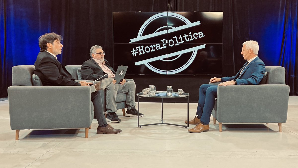 #HoraPolitica tweet media