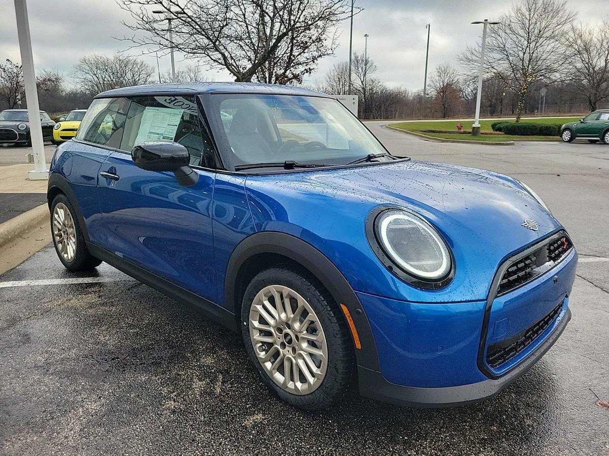 MINIofGlencoe's tweet image. 2025 MINI #CooperS CPO. Icy Sunshine Blue Metallic. 201hp turbo. Iconic Trim, harman/kardon® 12-speaker audio, ACC Stop &amp;amp; Go, HUD, wireless charging, #MINI Nav AR, heated seats, moonroof &amp;amp; more. Stock L1000 at MINI of #Glencoe. (847) 998-5200 | miniofglencoe.com/certified/MINI…