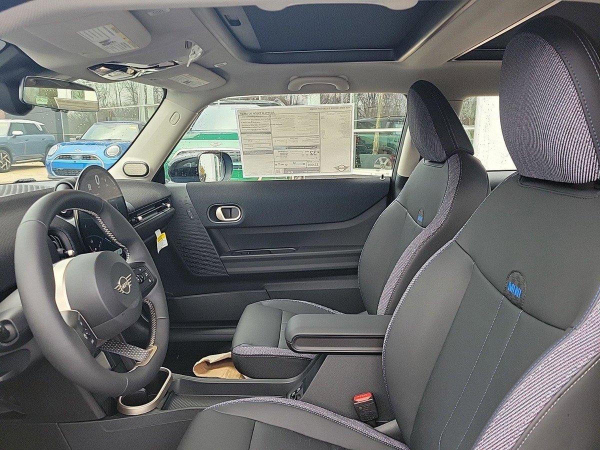 MINIofGlencoe's tweet image. 2025 MINI #CooperS CPO. Icy Sunshine Blue Metallic. 201hp turbo. Iconic Trim, harman/kardon® 12-speaker audio, ACC Stop &amp;amp; Go, HUD, wireless charging, #MINI Nav AR, heated seats, moonroof &amp;amp; more. Stock L1000 at MINI of #Glencoe. (847) 998-5200 | miniofglencoe.com/certified/MINI…
