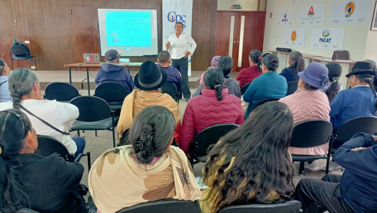 TungurahuaCpccs's tweet photo. #Tungurahua | #CPCCS
Capacitación en Control Social al grupo de interés Adulto Mayor del Parlamento Gente, en coordinación con Participacion Ciudadana del Gobierno Provincial de Tungurahua
#CiudadanosComoTú https://t.co/WaYwIicQdH