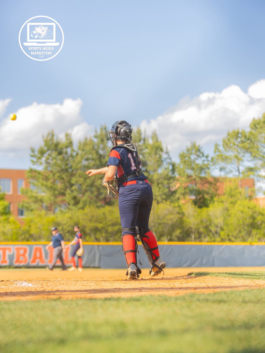 afhs_smm's tweet photo. It’s that time of year!!! Kicking off our season reviews is JV @AFHS_Softball! Congrats on a great season! #PatFam #RepAFHS 🥎 (Photo Credit: Elliott Sykes). https://t.co/8f2wLMK32J