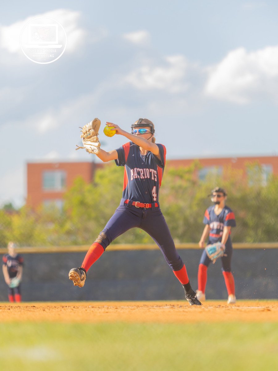 afhs_smm's tweet photo. It’s that time of year!!! Kicking off our season reviews is JV @AFHS_Softball! Congrats on a great season! #PatFam #RepAFHS 🥎 (Photo Credit: Elliott Sykes). https://t.co/8f2wLMK32J