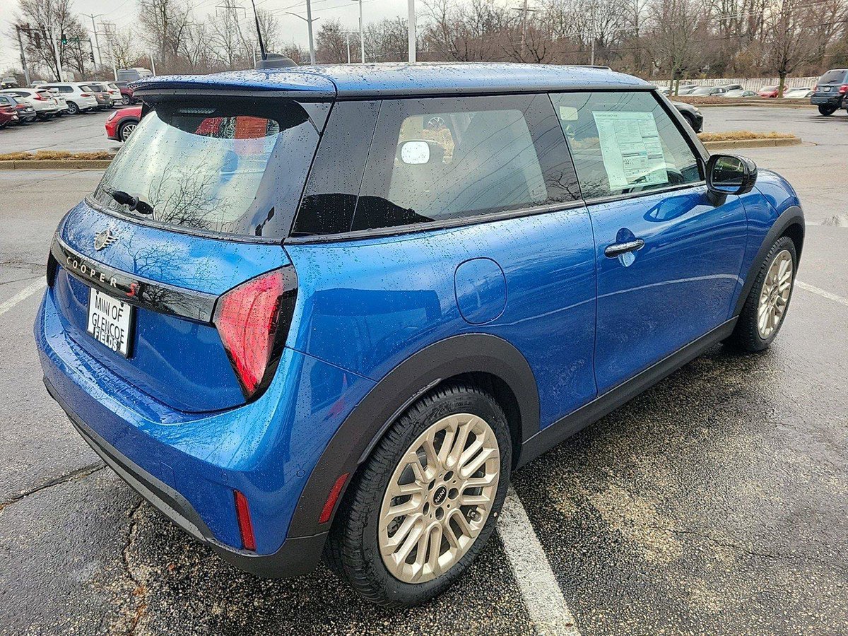 MINIofGlencoe's tweet image. 2025 MINI #CooperS CPO. Icy Sunshine Blue Metallic. 201hp turbo. Iconic Trim, harman/kardon® 12-speaker audio, ACC Stop &amp;amp; Go, HUD, wireless charging, #MINI Nav AR, heated seats, moonroof &amp;amp; more. Stock L1000 at MINI of #Glencoe. (847) 998-5200 | miniofglencoe.com/certified/MINI…