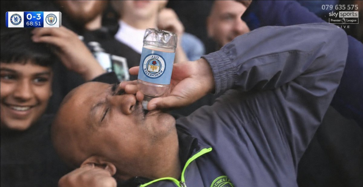 lookship_'s tweet photo. UP THE TOFFEES 

#EVEMCI https://t.co/Lisv6t3r43