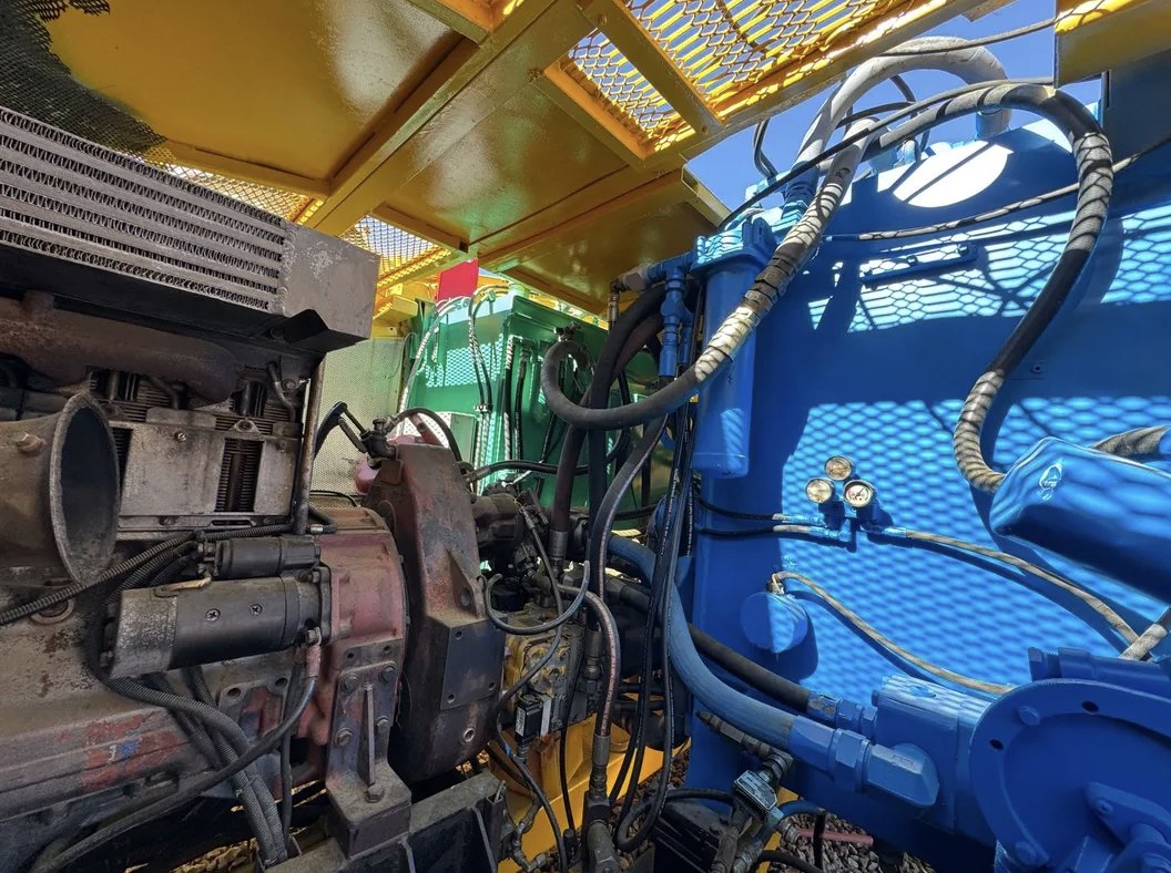 RailPlanet's tweet photo. 1994 PLASSER AMERICAN UNIVERSAL METRO 4X4 RAILROAD SWITCH PRODUCTION TAMPER

$999,999.00

https://t.co/jpQUitDSaM https://t.co/BIqC7HJTBh