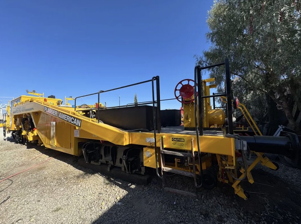 RailPlanet's tweet photo. 1994 PLASSER AMERICAN UNIVERSAL METRO 4X4 RAILROAD SWITCH PRODUCTION TAMPER

$999,999.00

https://t.co/jpQUitDSaM https://t.co/BIqC7HJTBh