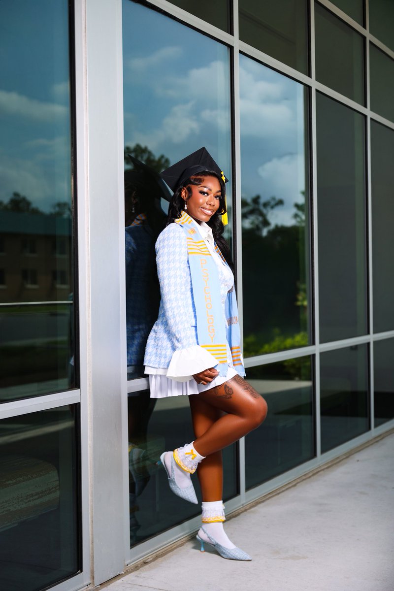 llbadazz's tweet image. This for the ones who didnt believe 💙💛👩🏾‍🎓 #Goddid #HBCUGRAD🐆 B.S In Psychology 🩺 

- I can do all things through Christ who strengthens me 🌟
