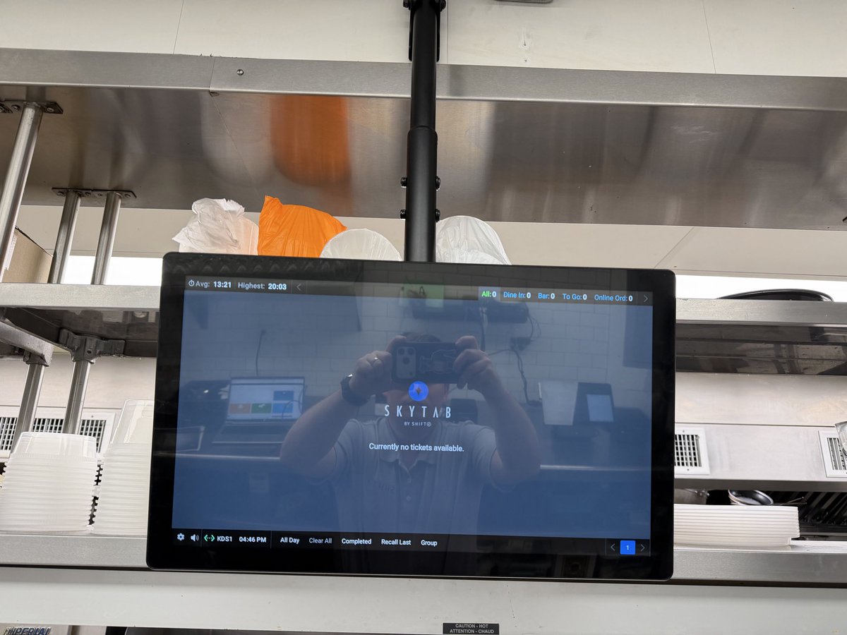RyanC_Shift4's tweet photo. Wards Bridge Inn in Montgomery NY, are happy to use the new @SkyTabPOS #Shift4 #SkyTab https://t.co/QHULNKBegM