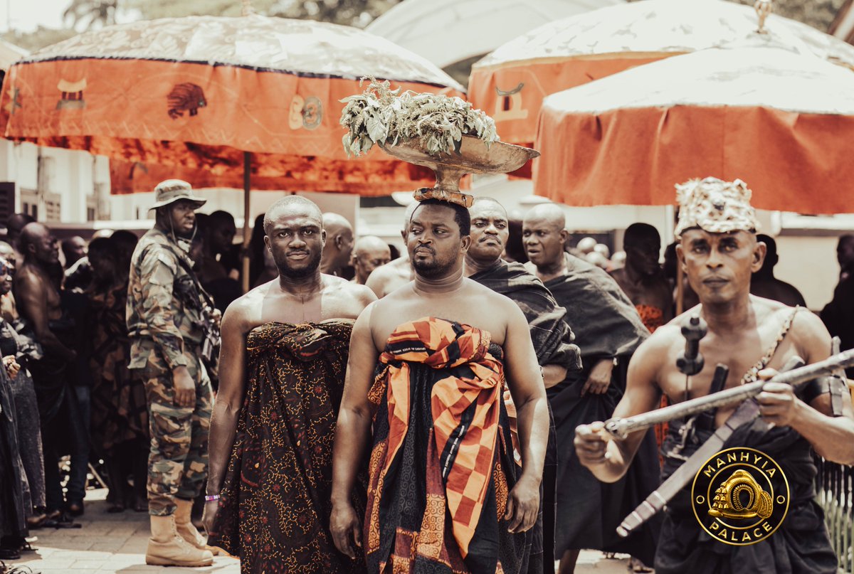 ManhyiaPalace's tweet photo. The Asanteman Council, presided over by Otumfuo Osei Tutu II, Asantehene, convened at the Manhyia Palace on May 4, 2026, to hear chieftaincy disputes involving Gyadam, Berekum, Duayaw Nkwanta, Agona and Akrodie.

Thread 1/3 https://t.co/cKlccMhkvL