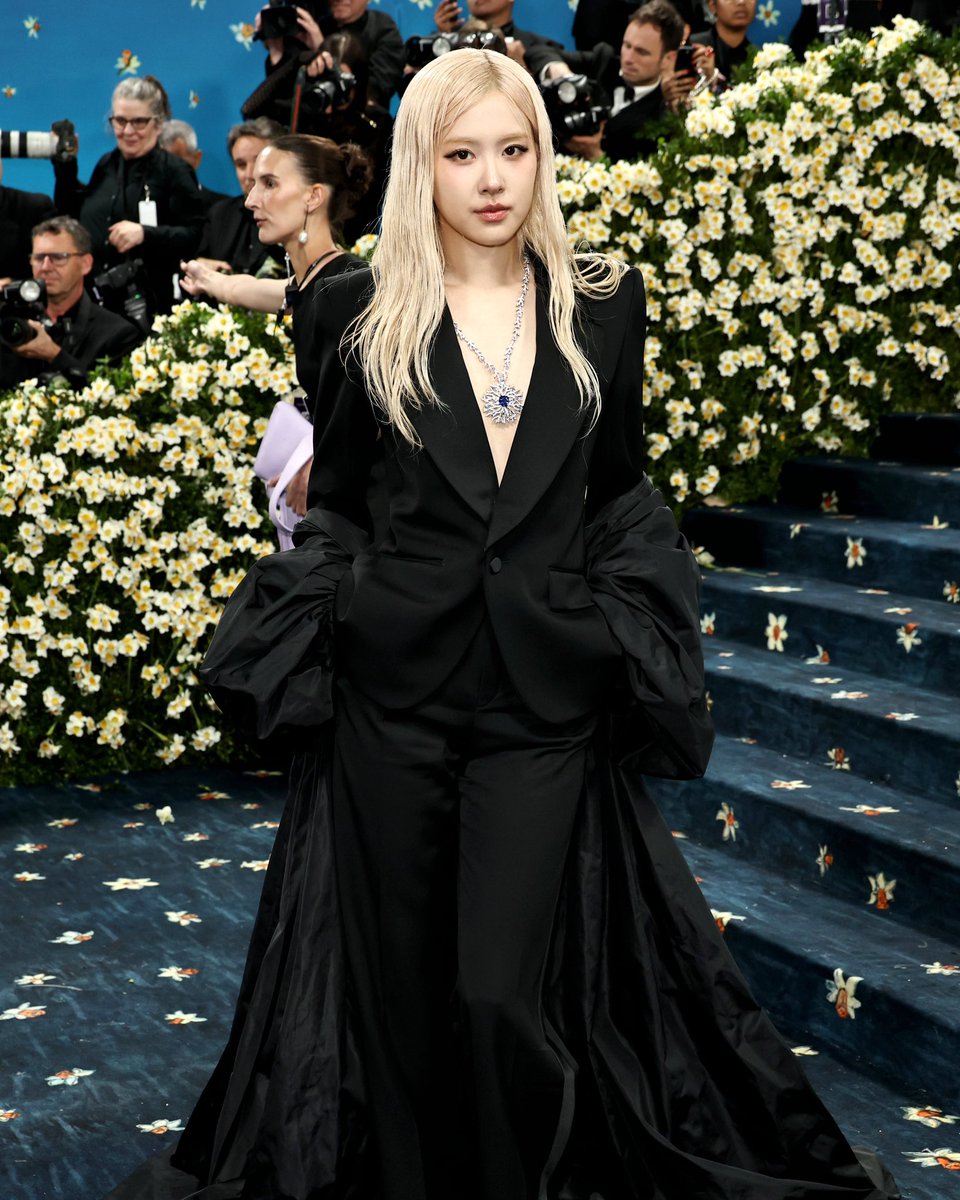 Rosé Europe 🇫🇷 tweet media