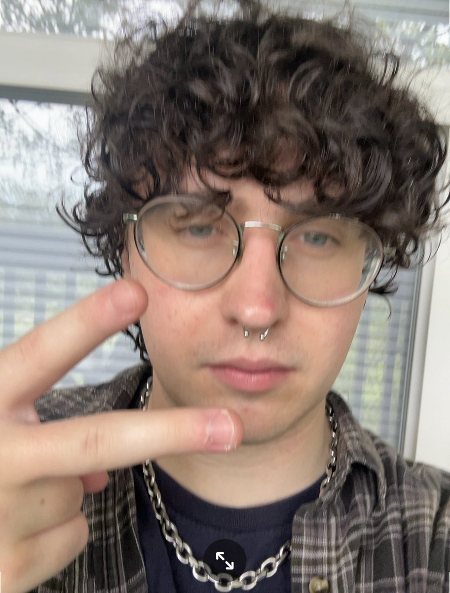 evan tweet media