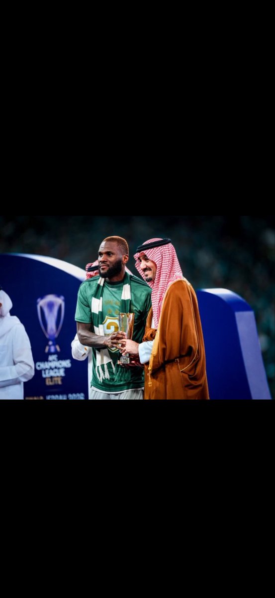 srhy99's tweet photo. #التجديد_لكيسيه_مطلب_جماهيري الحاسم كيسية روح الأهلي في اصعب الظروف، من يحسم سوبر ونخبتين يستطيع ان يحسم بطوله القارات والتحدي والدوري وكأس الملك. https://t.co/eIBrhvfNJ9