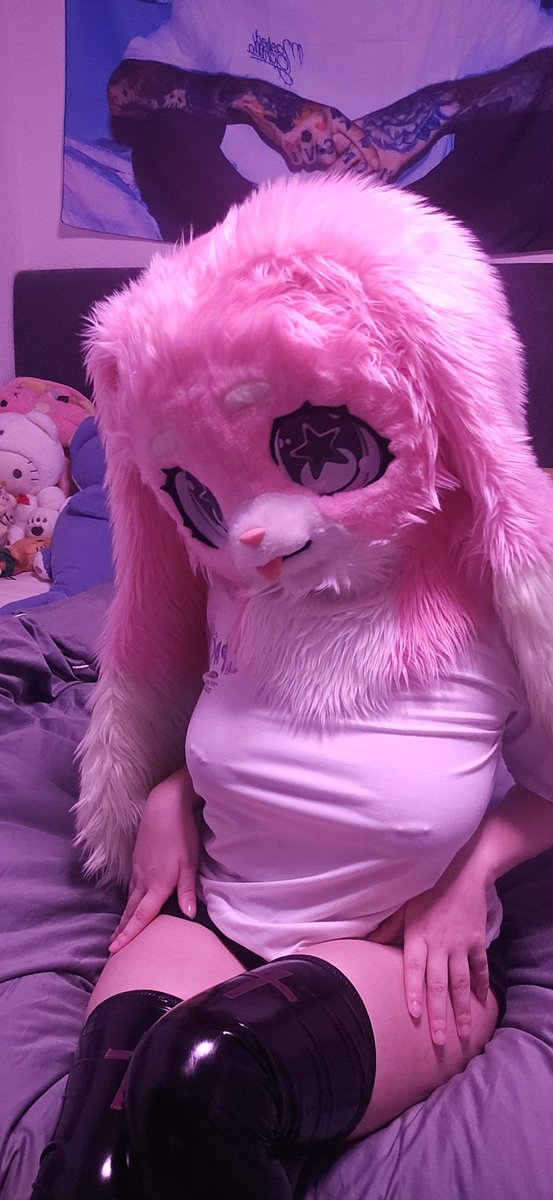 mochiiithebunny's tweet image. 2 weeks and yall get some extra content from this bunny 🩷
I do already have a kofi without pics or tiers but if yall wanna support it, check it out  ko-fi.com/mochiiithebunny #furry #fursuit #fursona