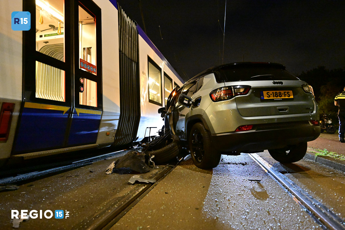 Automobilist aangehouden na botsing met tram