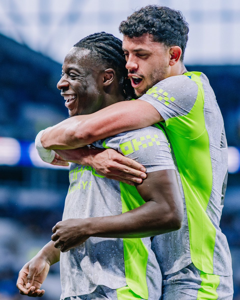 City_hq's tweet image. Full-Time: #ManCity 3-3 Everton

IT’S NOT OVER!