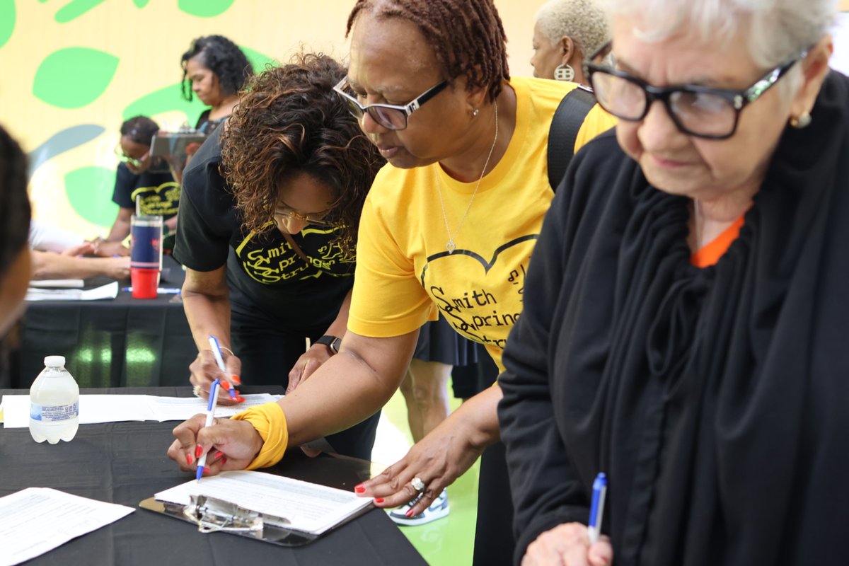 ProgressNash's tweet photo. ✨ Golden Years 2026 was a hit!

Our annual senior wellness expo brought a day of fun, food, and fitness to seniors across Middle Tennessee, featuring giveaways, dancing, massages, and more! https://t.co/M48KiCtSHe