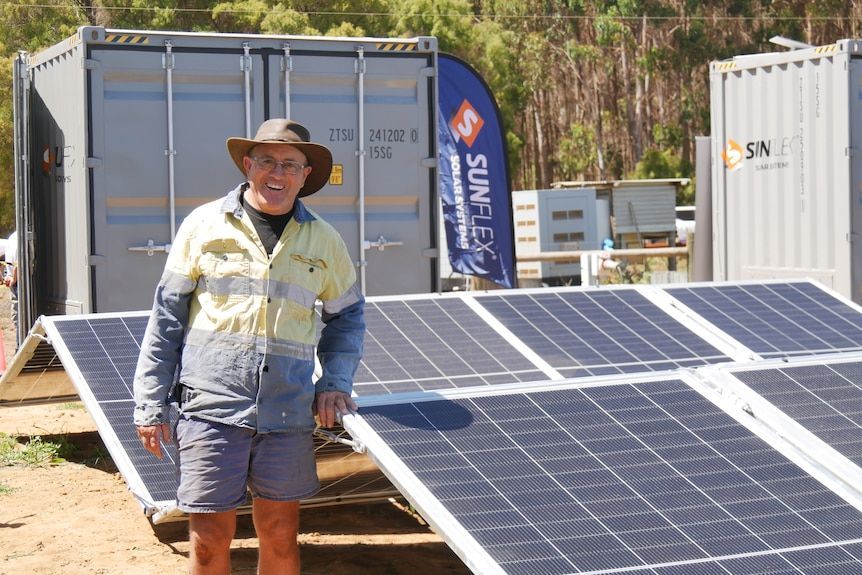 3QuotesAu's tweet image. In regional #Australia, a big dairy is going with #solar and #storage to keep irrigation running through outages and price swings. This is the energy transition in its least glamorous and most convincing form... 🚜 🚜 🚜 
buff.ly/bUjoEI2